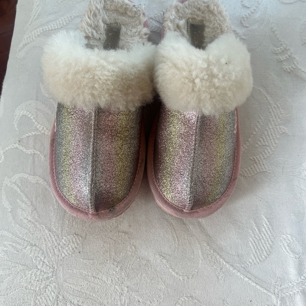 UGG Kids Slippers in Pink and Cream